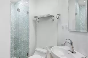 320 E 57th St, New York City, NY 10022 - Photo 12