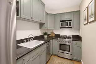 201 E 28th St, New York City, NY 10016 - Photo 2