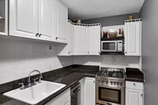 201 E 28th St, New York City, NY 10016 - Photo 16