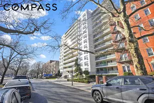 370 Ocean Pkwy, New York City, NY 11218 - Photo 2