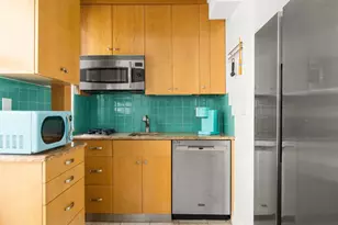 227 E 57th St, New York City, NY 10022 - Photo 14