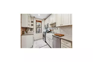 175 Eastern Pkwy, New York City, NY 11238 - Photo 6