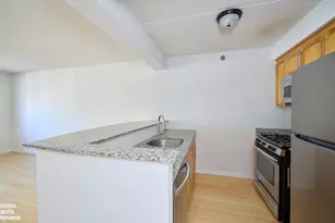 516 W 47th St, New York City, NY 10036 - Photo 4