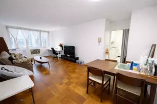 230 W 55th St, New York City, NY 10019 - Photo 1