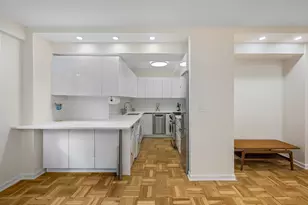 345 W 58th St, New York City, NY 10019 - Photo 4