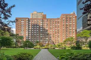 345 W 58th St, New York City, NY 10019 - Photo 14