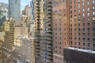 345 W 58th St, New York City, NY 10019 - Photo 2