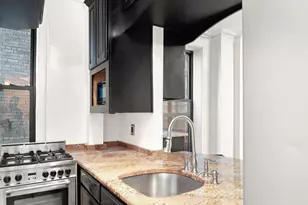 305 W 72nd St, New York City, NY 10023 - Photo 4