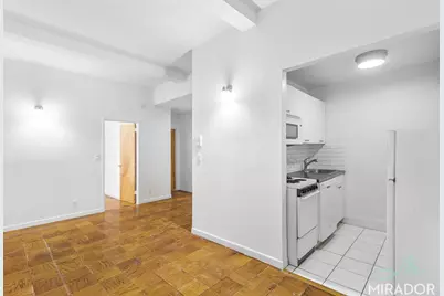132 E 45th Street #3G, New York, NY 10017 - Photo 2