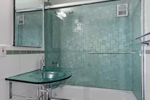 321 E 48th St, New York City, NY 10017 - Photo 12