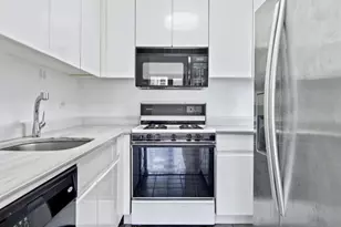 236 E 47th St, New York City, NY 10017 - Photo 32