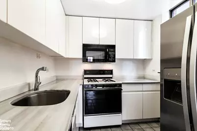 236 E 47th Street #21B, New York City, NY 10017 - Photo 30