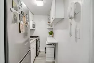 240 E 35th St, New York City, NY 10016 - Photo 6