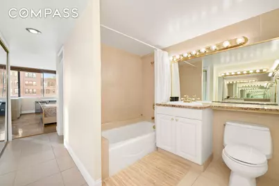 333 E 69th Street #10H, New York, NY 10021 - Photo 8