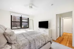 60 E 9th St, New York City, NY 10003 - Photo 16