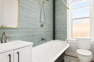 374 S 2nd St, New York City, NY 11211 - Photo 8