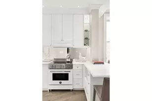 140 W 69th St, New York City, NY 10023 - Photo 4