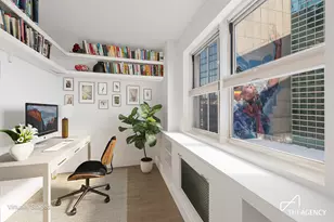 321 E 45th St, New York City, NY 10017 - Photo 4