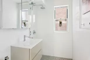 321 E 45th St, New York City, NY 10017 - Photo 6