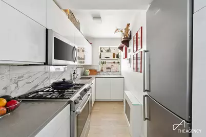 321 E 45th Street #7G, New York City, NY 10017 - Photo 2