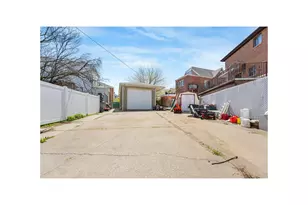 1465 Mayflower Ave, New York City, NY 10461 - Photo 8