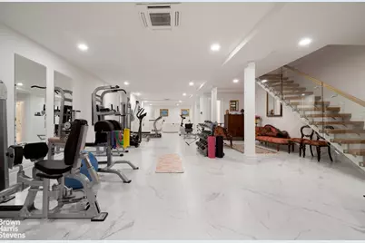 340 W 23rd Street, New York City, NY 10011 - Photo 16