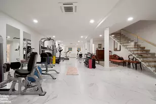 340 W 23rd St, New York, NY 10011 - Photo 16