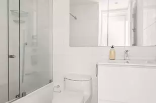 236 E 47th St, New York City, NY 10017 - Photo 8