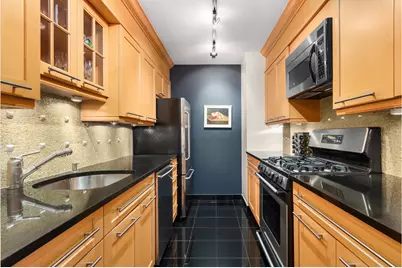 15 W 53rd Street #18F, New York City, NY 10019 - Photo 2