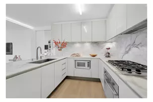 322 W 57th St, New York City, NY 10019 - Photo 6