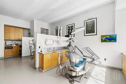 367 W 49th Street #TH 1D, New York, NY 10023 - Photo 6