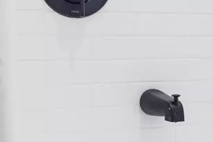 1-76 Woodward Ave, New York City, NY 11385 - Photo 34