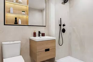 25-23 Newtown Ave, New York City, NY 11102 - Photo 6