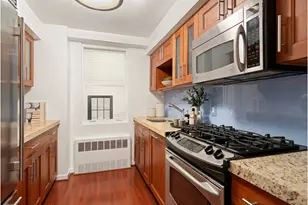 900 Park Ave, New York City, NY 10075 - Photo 6