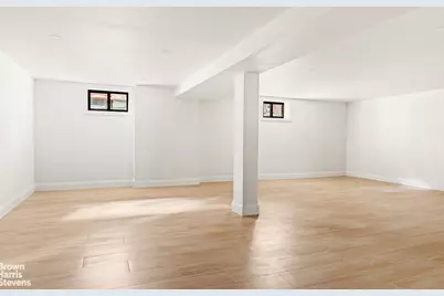 85-15 Wareham Place, Jamaica, NY 00000 - Photo 18