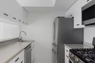 2 S End Ave, New York City, NY 10280 - Photo 8