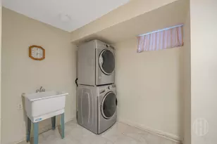 88-10 70th Rd, Forest Hills, NY 11375 - Photo 22