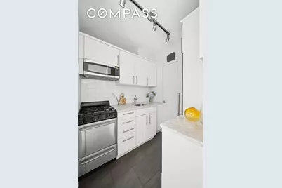 150 E 61st Street #8K, New York, NY 10065 - Photo 4