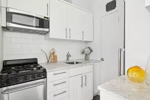 150 E 61st St, New York City, NY 10065 - Photo 4