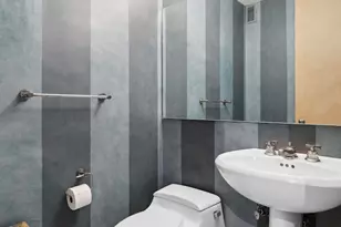 235 E 40th St, New York City, NY 10016 - Photo 8