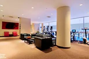 235 E 40th St, New York City, NY 10016 - Photo 14