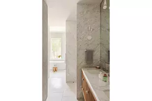 35 Irving Pl, New York City, NY 11238 - Photo 12