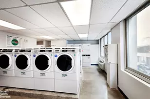 333 E 45th St, New York, NY 10017 - Photo 16