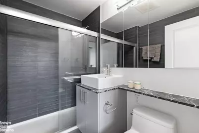 5-49 Borden Avenue #4F, Long Island City, NY 11101 - Photo 6