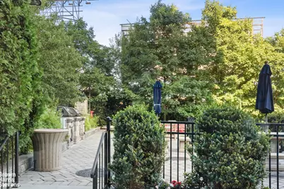 5-49 Borden Avenue #4F, Long Island City, NY 11101 - Photo 10