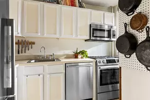 185 Clinton Ave, New York City, NY 11205 - Photo 6