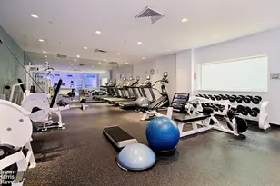 235 E 40th St, New York, NY 10016 - Photo 8