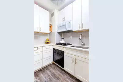 310 E 49th Street #3H, New York City, NY 10017 - Photo 2