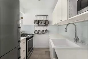 303 W 66th St, New York City, NY 10069 - Photo 4