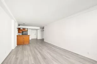 305 E 24th St, New York City, NY 10010 - Photo 4